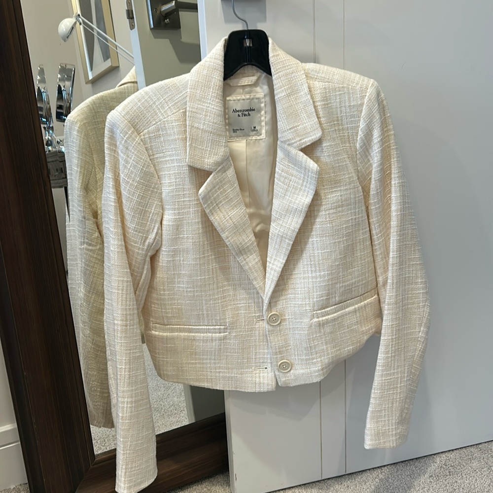 Abercrombie & Fitch Cropped Tweed blazer, size medium